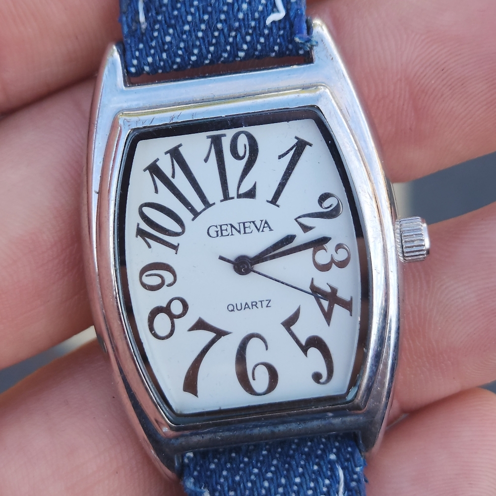Vintage Cool Rectangular Geneva Quartz Watch For … - image 1